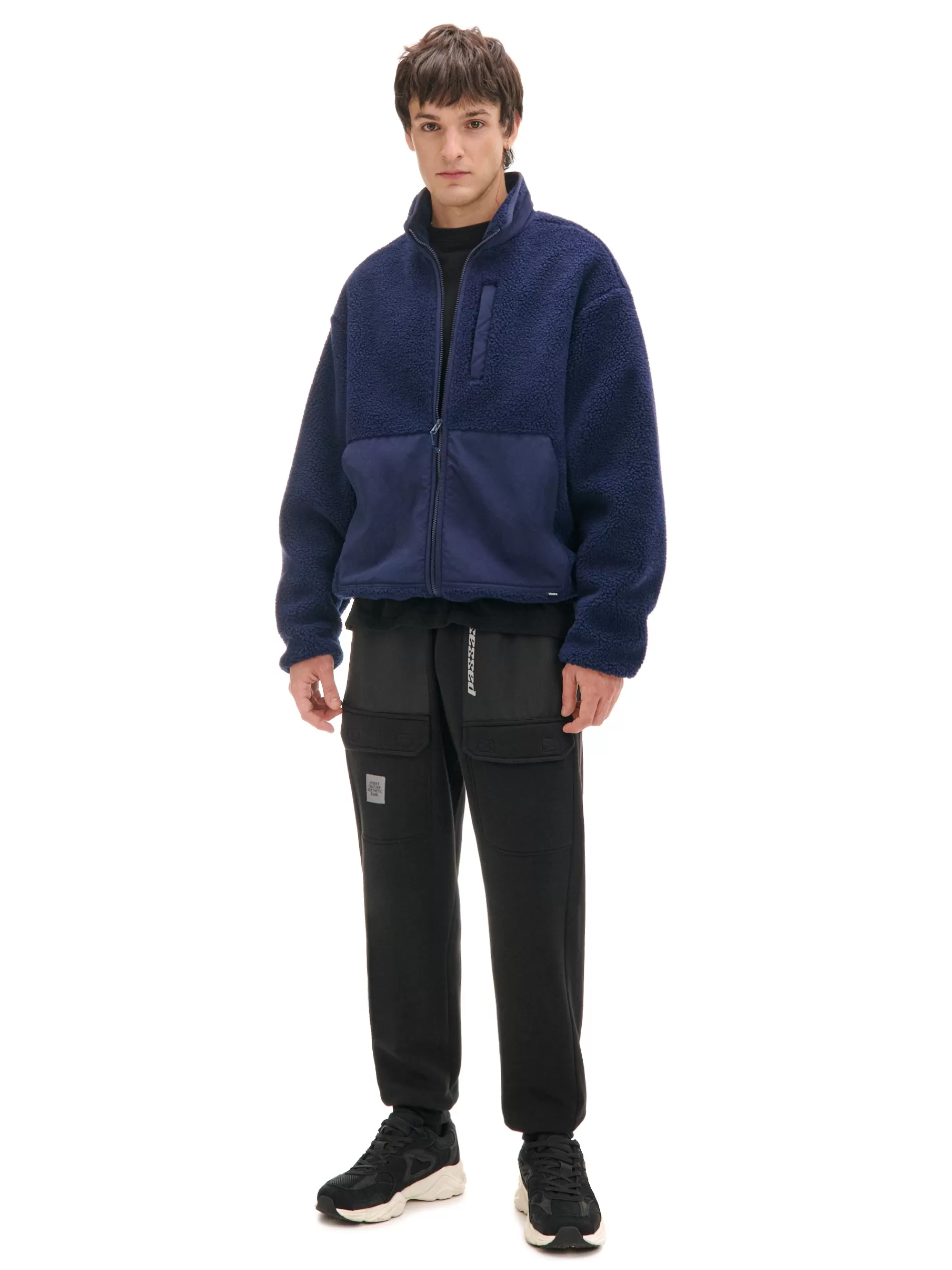 Cropp Spodnie | Czarne dresowe joggery z efektem reflective czarny