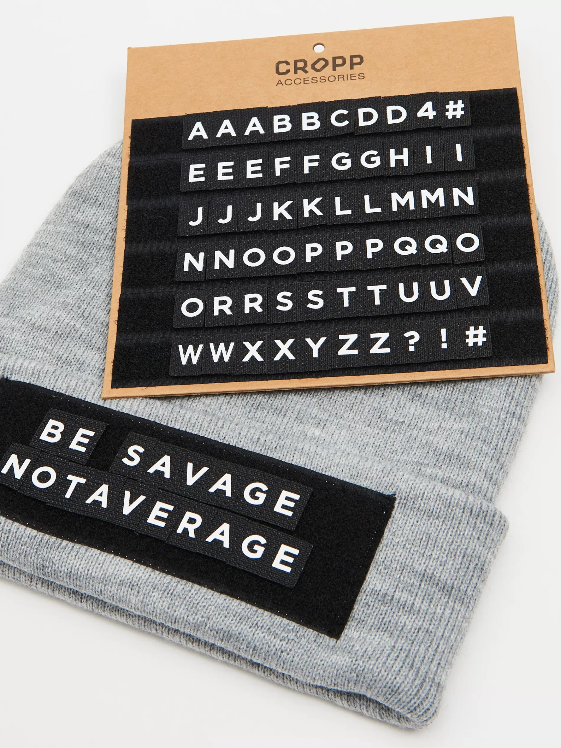 Cropp Czapki | Szara czapka z personalizowanym napisem jasnyszary